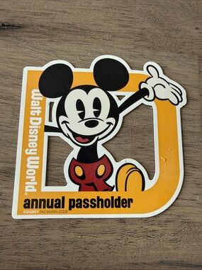 Walt Disney World annual pass holder magnet. Mickey Mouse